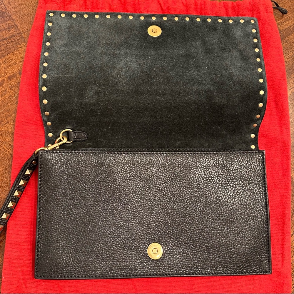 Valentino Garavani Rockstud calfskin leather clutch bag with beaded handle w COA - Picture 4 of 10